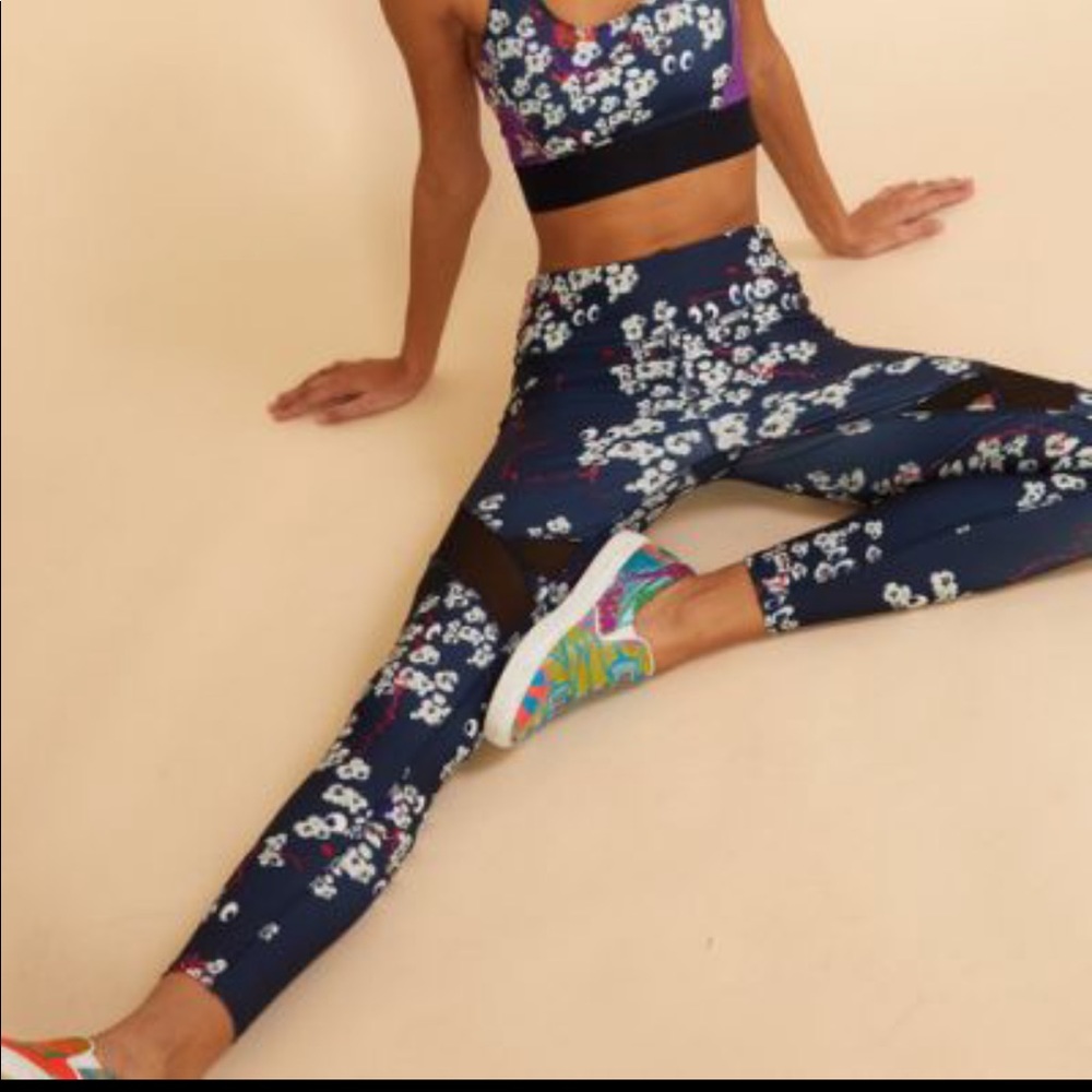 Cynthia Rowley Sport Fitness Eye Print Medium NWT